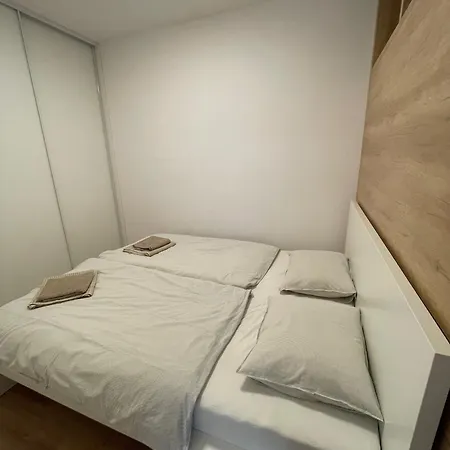 Apartment Petronela S Parkovacim Miestom