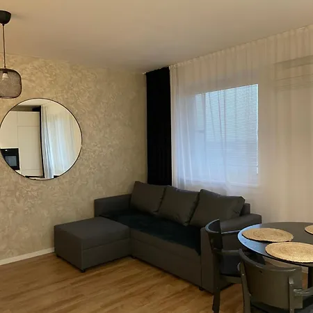 Petronela S Parkovacim Miestom Bratislava