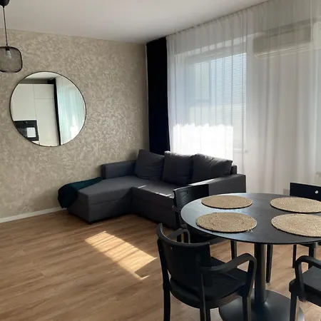 Apartman Petronela S Parkovacim Miestom *