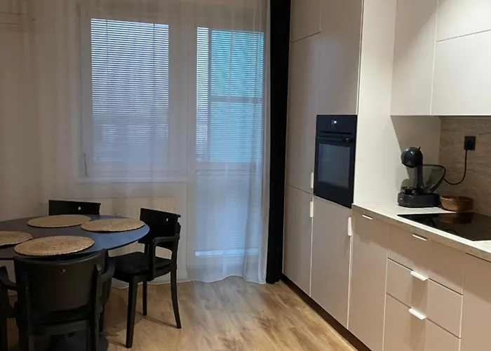 Apartman Petronela S Parkovacim Miestom *