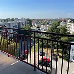 Petronela S Parkovacim Miestom Apartment *